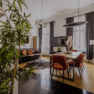 Golden Pearl - Main Square, 100 Sqm, 4 Apartment
